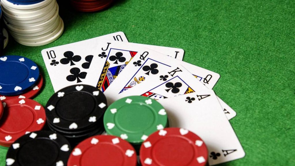 Keuntungan dan Kerugian Menyewa Agen Poker